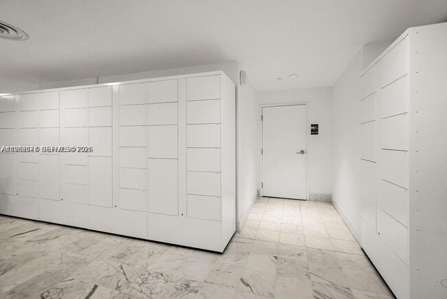 Building Photo - 1000 West Ave