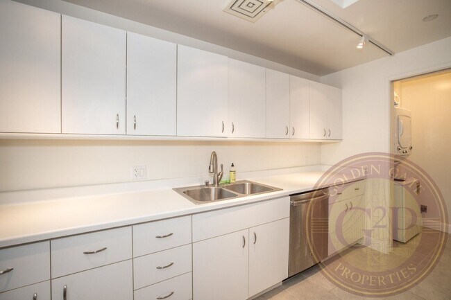 Building Photo - Financial District - 2 BR, 2 BA Condo 1,510 Sq. Ft. - 3D Virtual Tour, Furnished or Unfurnished O...