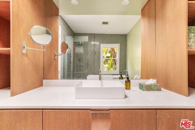 Building Photo - 1588 N Doheny Dr