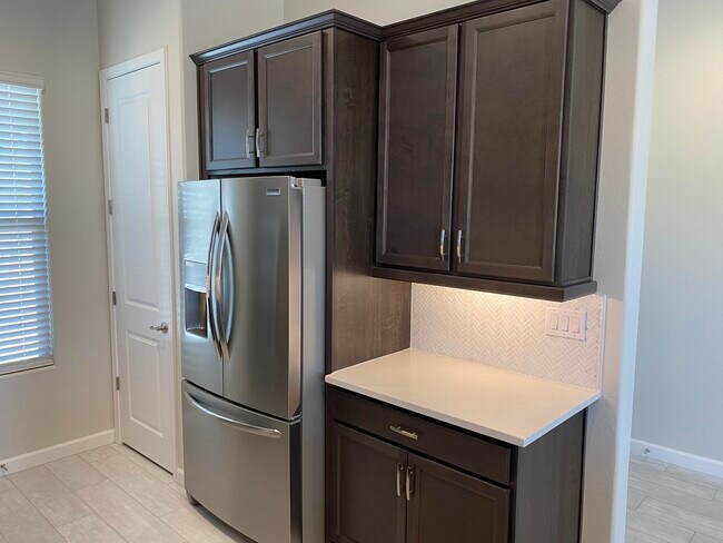 Building Photo - 6511 E Villa Maria Dr