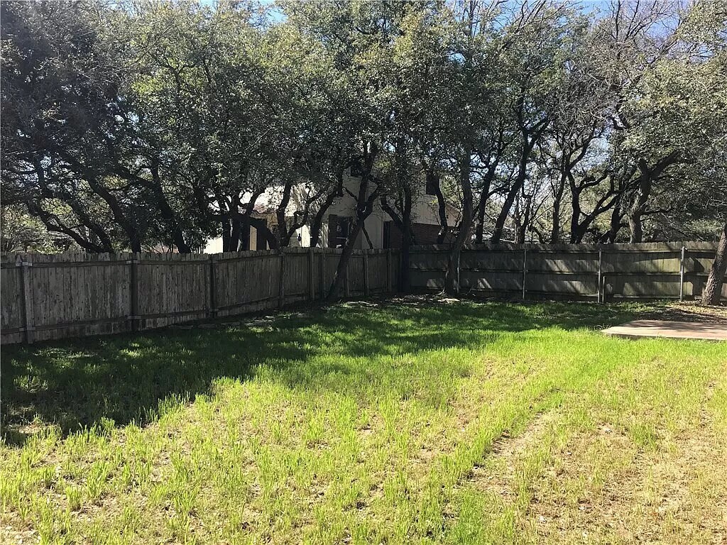 Building Photo - 1204 Machado Rd