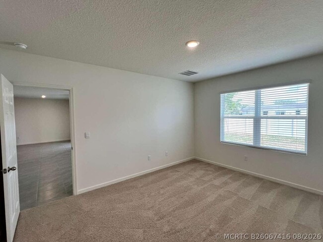 Building Photo - 669 NW Prima Vista Blvd