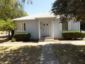 Building Photo - 1145-1147 Montalban St