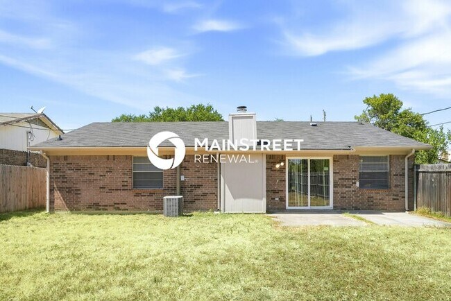 Building Photo - 3 Bedroom Pet-Friendly Home in Watauga, TX with Main Street Renewal