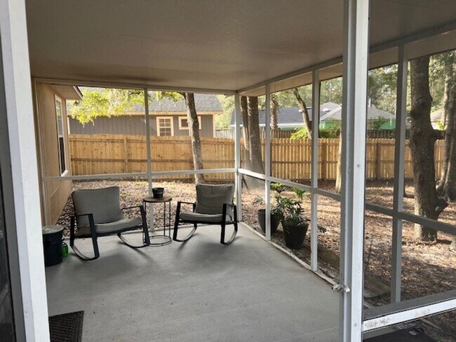 Building Photo - 6106 SW 85th St