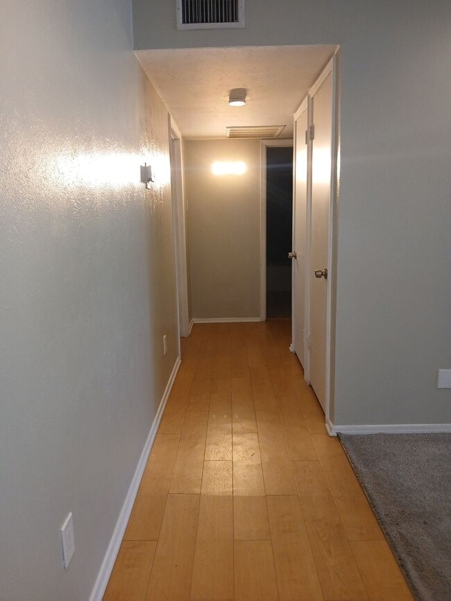 Building Photo - (MOVE IN SPECIAL) 50% OFF 1st MONTHS RENT) 2 Bedroom, 1 Bath Condo Near 75 and Walnut Hill Road i...