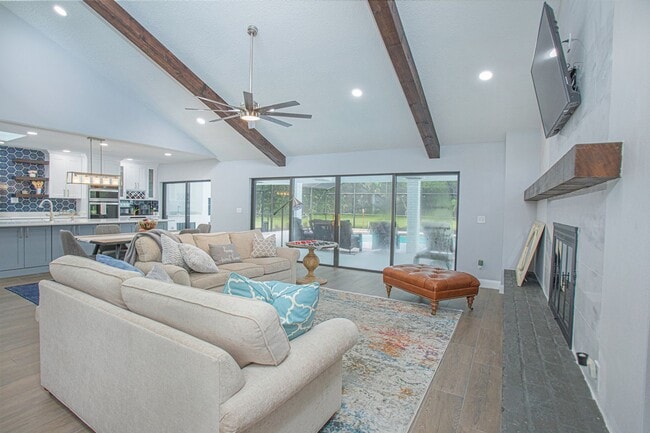 Building Photo - Beautifully Updated 3/2 Pool Home with Large Backyard in Lake Ajay (Gated Community)
