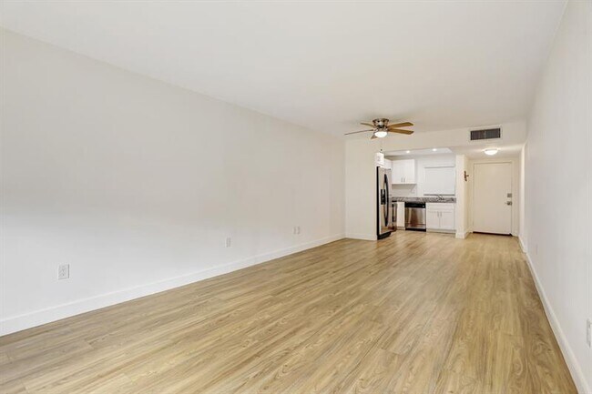 Building Photo - 6507 Winfield Blvd