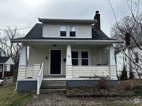 Building Photo - Beautiful Lakeside Park Home