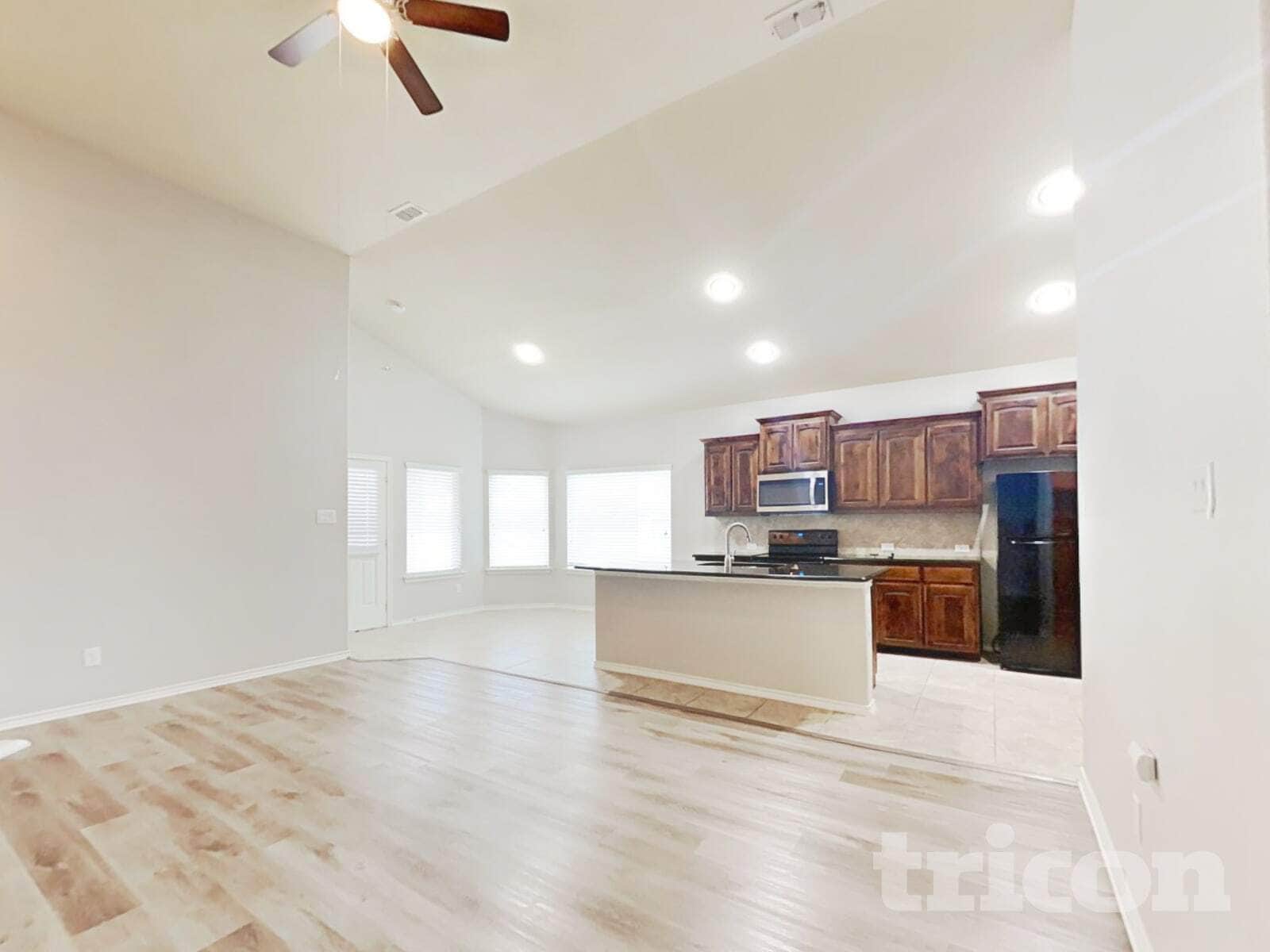 Building Photo - 1212 Ashley Dr