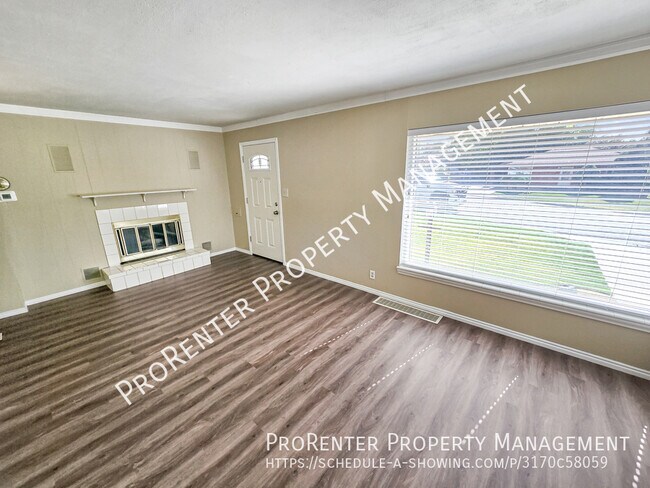 Building Photo - 1162 Collins Blvd