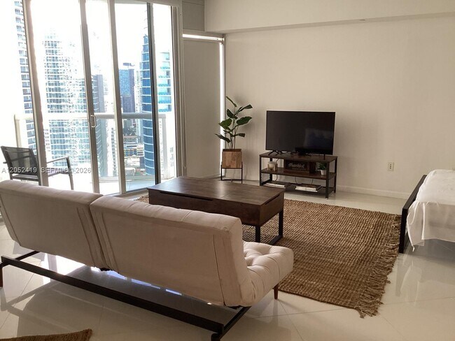 Building Photo - 475 Brickell Ave