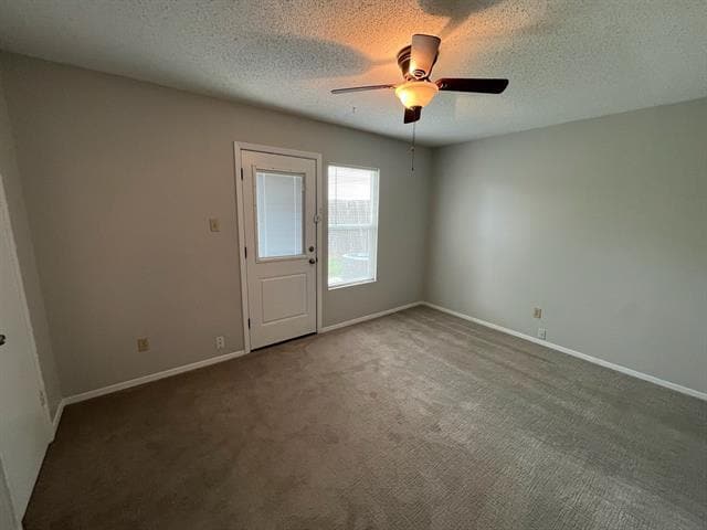 Building Photo - 4919 Lovell Ave