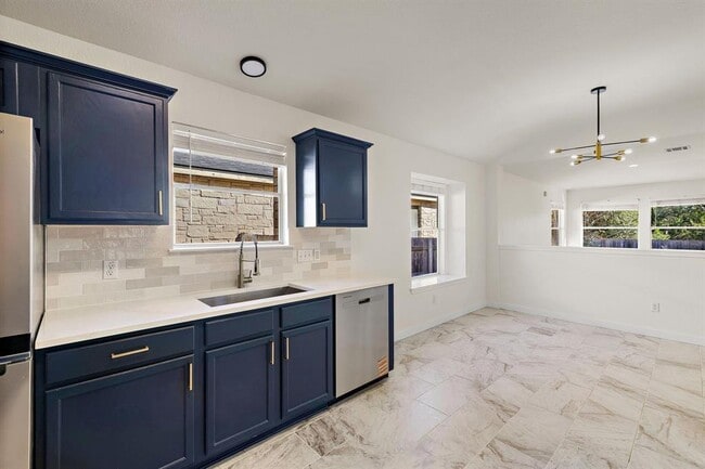 Building Photo - 3219 Arroyo Bluff Ln