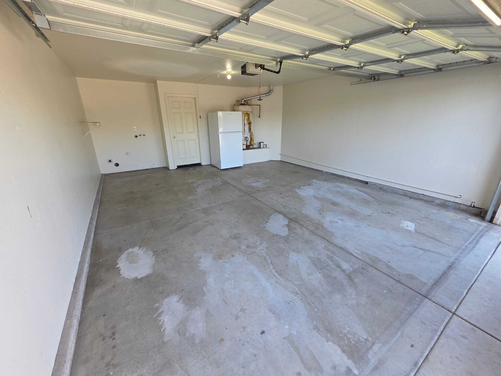 Building Photo - 2504 N Walnut Rd