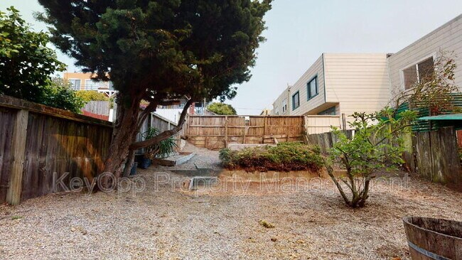 Building Photo - 1782 35th Ave