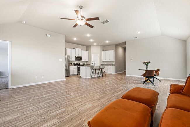 Building Photo - 7039 Diamond Vly