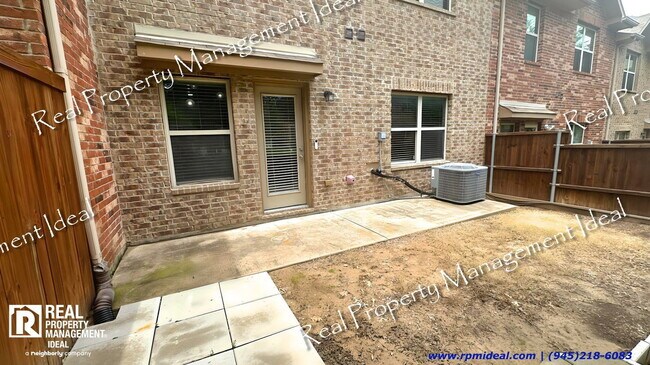 Building Photo - 304 Basil St