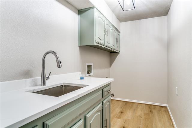 Building Photo - 2 Linderhof Cir