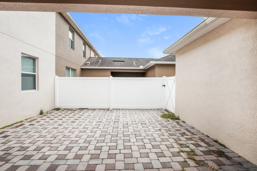 Building Photo - 9138 Savannah Grove Ln