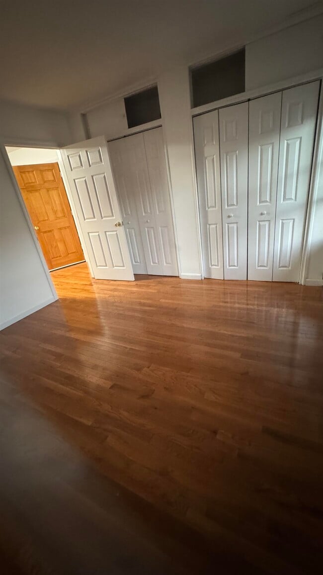 Building Photo - 89 W 21st St