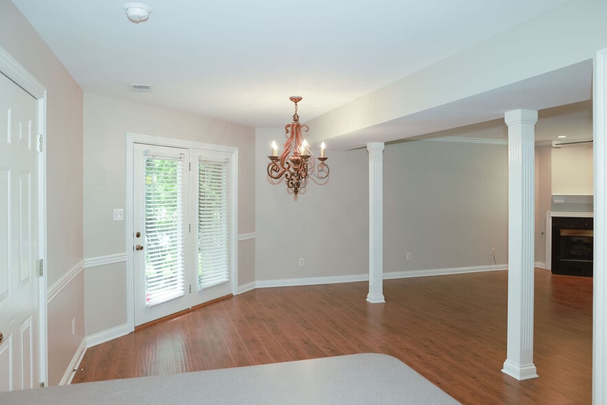 Building Photo - 3288 Snaffle Rd