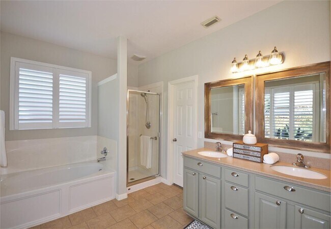 Building Photo - 2736 San Marco Ln