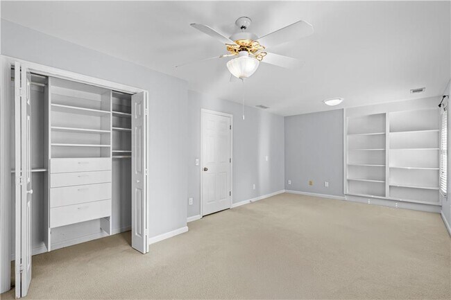 Building Photo - 3460 Goldenrod Dr