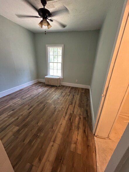 Building Photo - 339 Monroe St