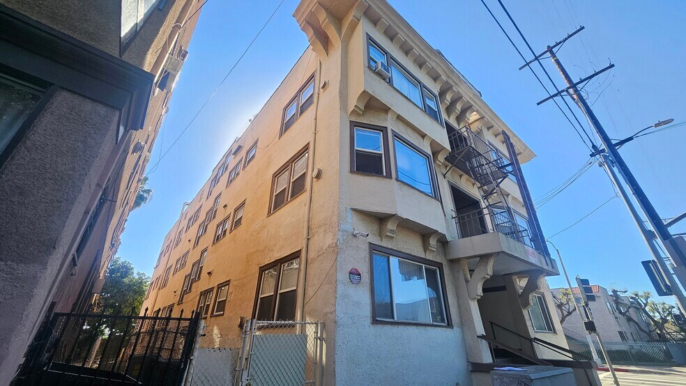 Building Photo - 1330 W 11th St