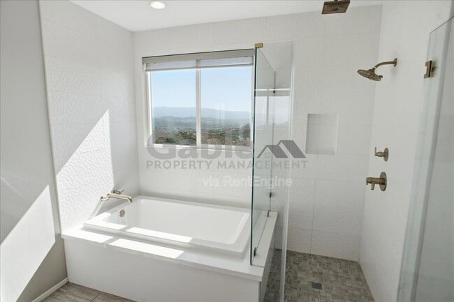 Building Photo - 18262 Astro Ct