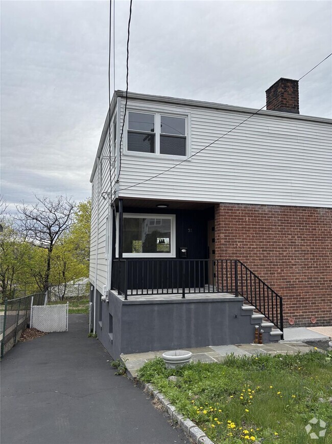 Building Photo - 31 Troy Ln