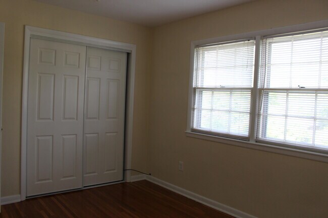 Building Photo - 306 Loch Ln