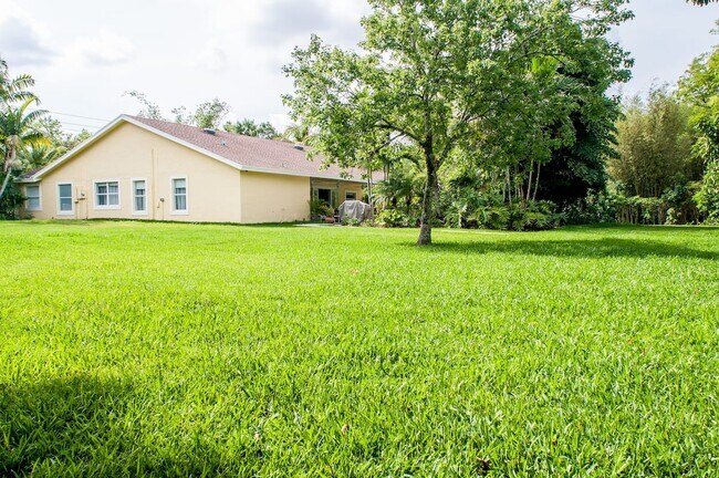 Building Photo - 6411 SW 185th Way