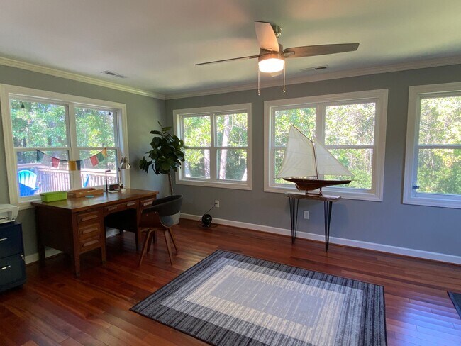 Building Photo - Gated Fairfield Harbour Home + Utilities + Wi-Fi Included