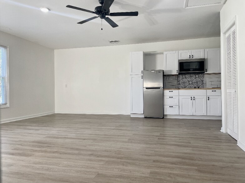 Building Photo - 224 Yorkshire Ln