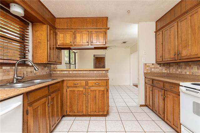 Building Photo - 6929 Briardale Dr