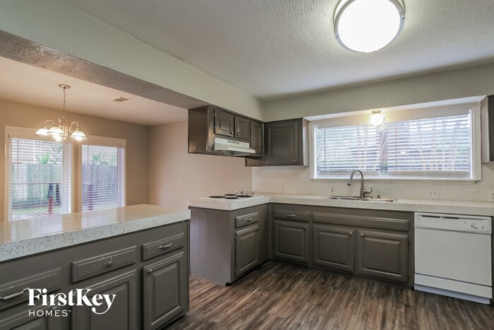 Building Photo - 17803 S Cypress Villas Dr