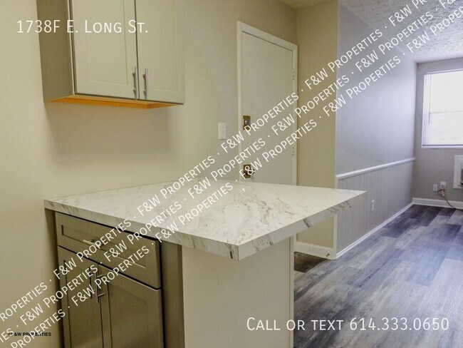 Building Photo - 1738 E Long St