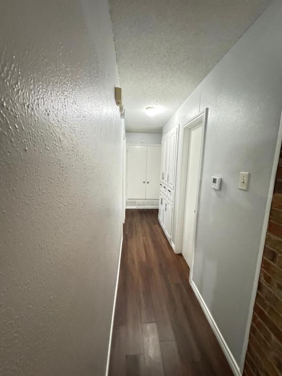 Building Photo - 606 Grinnell Dr