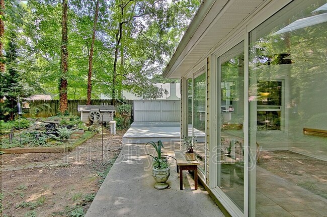 Building Photo - 702 Bookman Point