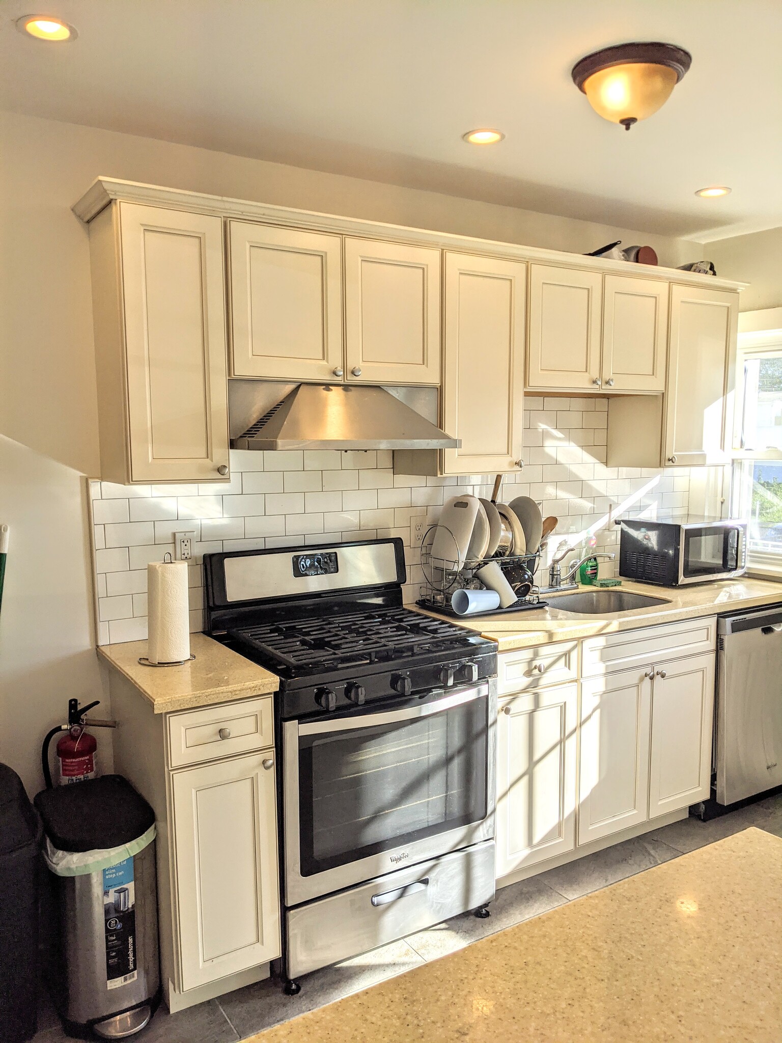 Building Photo - 24 Davis Ave