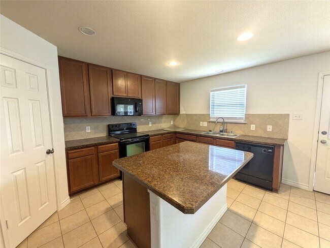Building Photo - 5760 Fountain Flat Dr