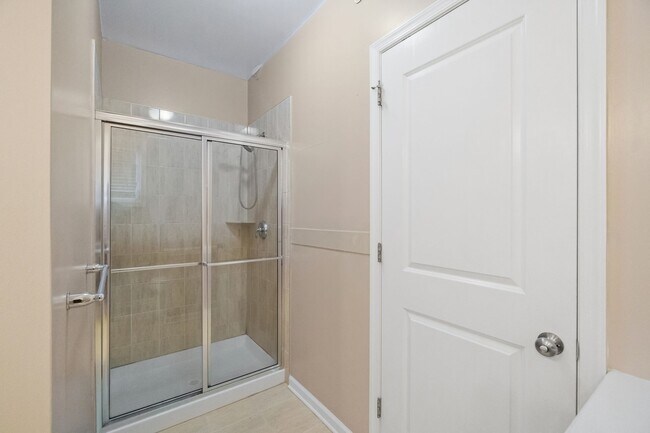 Building Photo - 205 Roosevelt Dr