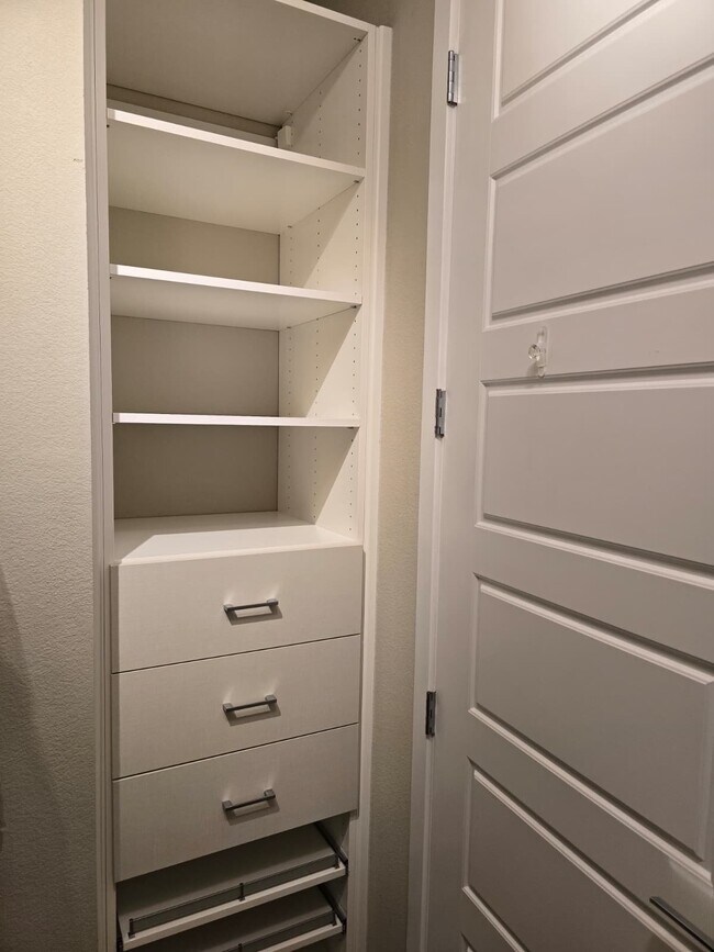 Building Photo - 11272 Gravitation Dr