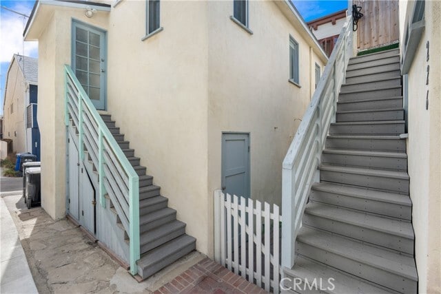 Building Photo - 225 30th Pl