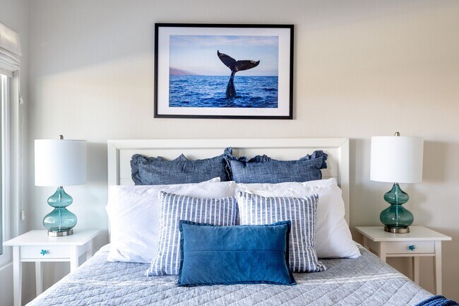 Building Photo - 3810 W Hemlock St