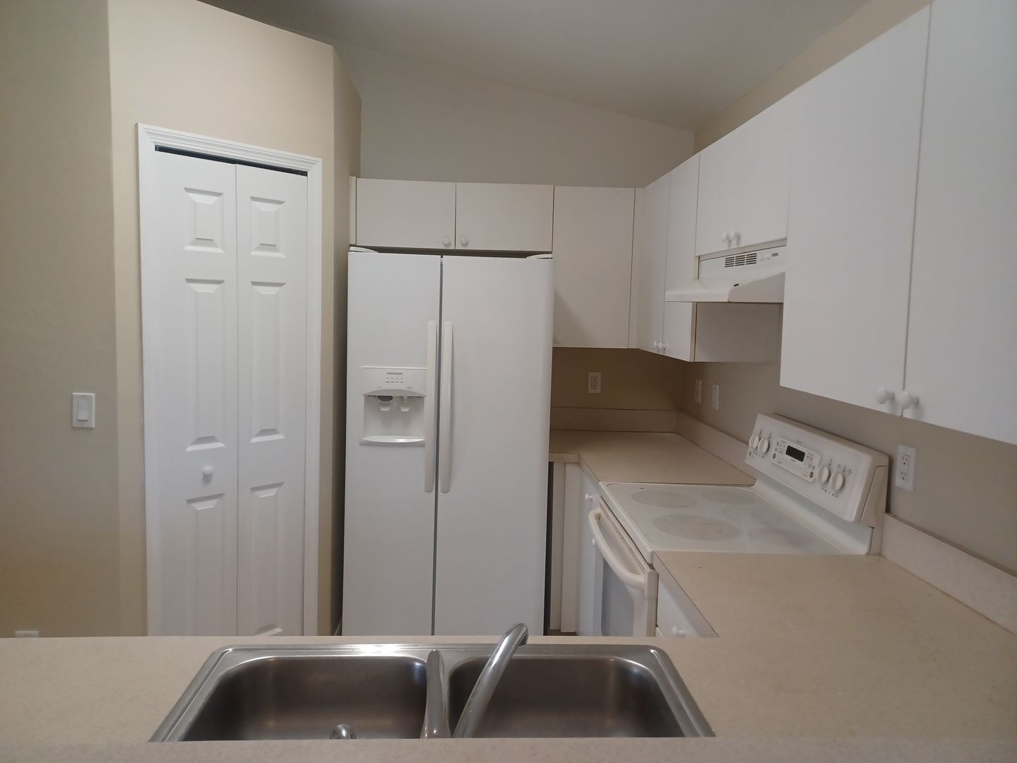 Building Photo - 1519 Nelson Rd N