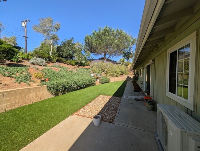 Building Photo - Great 3 Bedroom Ranch Style Home in North ...