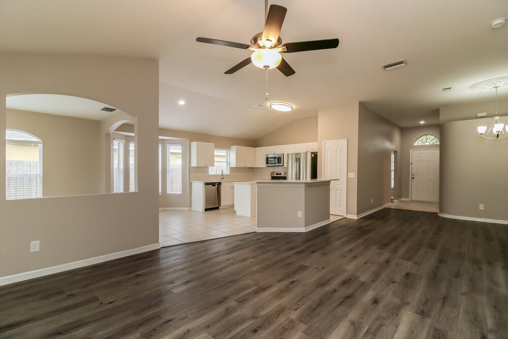 Building Photo - 1465 Lake Shore Ranch Dr